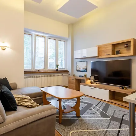 Apartment - Great Location- - Wspolna *